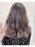 シルキーグレージュ