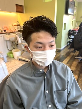 ボヌー(Bonheur) ツーブロックスパイラルパーマ