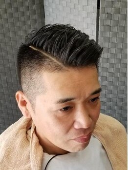 ヘアークラブ カズ(Kazz)の写真/カットついでにメンテナンスされる方多数の<眉カット>。男の身だしなみはプロの技が光る【Kazz】にお任せ!!