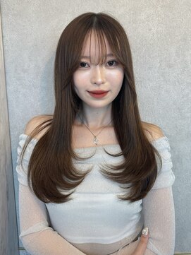 ルームバイシー 新宿(Loom. by Sea) ミディアム×暗めカラー[デザインカラー/フェイスフレーミング]