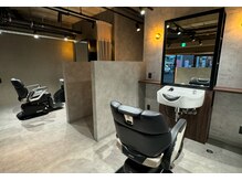 シャノ(siano)の雰囲気（半個室で他の方の目線も気にせずカットができます名古屋バーバー）