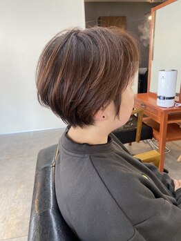 アストロ(Astro)の写真/“白髪ぼかし”で気になる悩みを解消。頭皮・髪に優しいブランド商材であなたらしいカラーになりませんか？