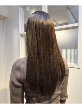 コハク(COHAQ BEAUTY AND RESORT) つやつやグレージュカラー・顔周りハイレイヤー