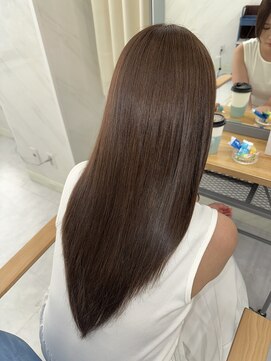 エミン(emyn) 髪が変わる【美髪革命】艶髪/髪質改善/縮毛矯正/代々木