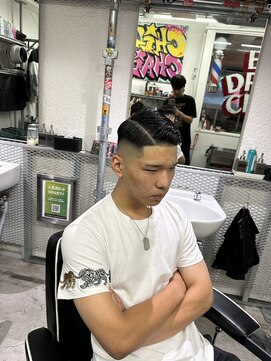 チルチェア 吉祥寺店(CHILL CHAIR) スキンフェード七三分け　〈吉祥寺〉〈バーバー〉〈理容室〉