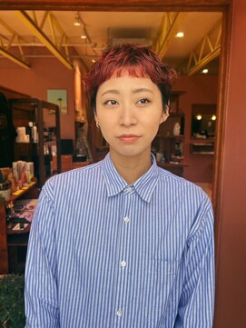 ヤー(YA) ベリーショート パーマ ハイトーン