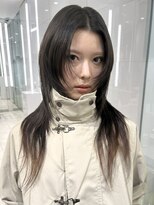 ノラ シンディ(NORA CYNDY)&nbsp;黒髪ロングレイヤーハッシュカット顔周りレイヤー