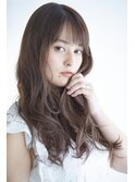 【銀座】艶とまとまりの中にこなれ感をだしたミディアムロング