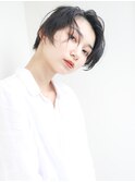 手ぐしで決まる、クセを生かしたナチュラルショート