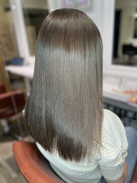 アルル 銀座(alulu) 艶のb持続性が長いカラートリートメント/アッシュロングヘア