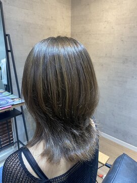 トゥエンティ(twenty) 白髪ぼかしハイライト×グレージュカラー