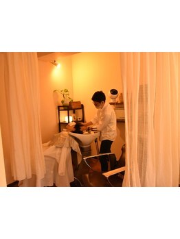 日々の疲れやストレスで凝り固まった頭皮をほぐします◎日頃の疲れを癒しながら極上のひと時をお届け*