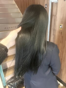 アヴァンス 天王寺店(AVANCE.) ブルーブラック×透明感