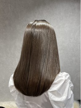 フィッシュヘアー(fish hair)の写真/【ダメージレスに髪質改善！】美髪、艶髪、髪質改善に合わせ、厳選された栄養剤も入れ完璧ケア◎