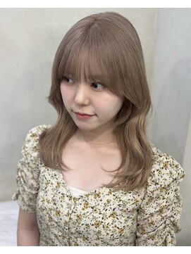 イル(iLu.) ミルクティーベージュダブルカラーミディアムレイヤー