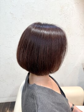 サイン(SIGN) 大人ショートボブ 30代40代50代 カシスブラウン 艶髪 前髪なし