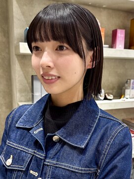 シベルバレー 横浜(sibell) ＊20代30代切りっぱなしボブタッセルボブ顔周りレイヤーオリーブ