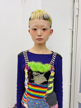 クク 渋谷(QUQU) ベリショ　刈り上げ　デザイン坊主　デザインカラー