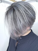 ブレイズヘアー(BLAZEhair) 【白髪と馴染むデザイン】ホワイトバレイヤージュ×ブリーチ3回