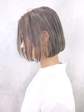 アイティーバイアルバム 八王子店(IT by ALBUM) グレージュボブ_くびれミディイヤリングカラー_ba327121