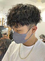 フィフス トウキョウ (fifth TOKYO) ツイストスパイラルパーマ波巻きスパイラルパーマツーブロック