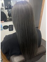 エルパライソ リフォ(Elparaiso Reff)&nbsp;ワンブリーチでつくるグレーカラー！