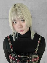 White color × step cut