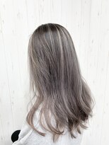 アンティア小作(ANT‘IA)&nbsp;バレイヤージュ。パールホワイト