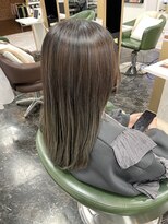 ランタナ(Lantana)&nbsp;毛先のブリーチ履歴に繋ぐ【白髪ボカシハイライト】