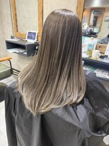 サニー 渋谷(SUNNY)&nbsp;バレイヤージュ、ハイライト、レイヤーロング、グレーベージュ