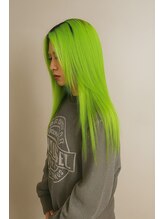 レオクマ 長野(REOKUMA)&nbsp;レイヤーカット/ウルフカット/くびれヘア／ネオングリーン