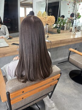 ティティ(TiTi) ブリーチなしでできるミルクティーカラー[TiTi_栗林れい]