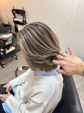 ブレンド 渋谷(BLend) ハイライトカラーミディアムバタフライカットデザインカラー