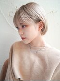 耳掛けマッシュショート×ミルクティベージュ