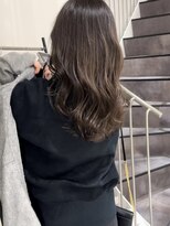 カミエ(kamie)&nbsp;セミロングのグレージュ×トリートメントで叶う艶髪