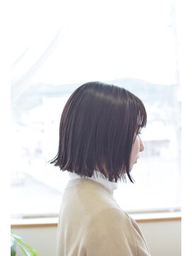 ヘアアンドメイク ムーア(Muuua) ラベンダーカラーと切りっぱなしボブ