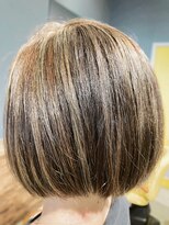 美容室ブラッシュアップ&nbsp;3ヶ月伸びてもカラーがぼかせるアッシュ系ハイライトボブ
