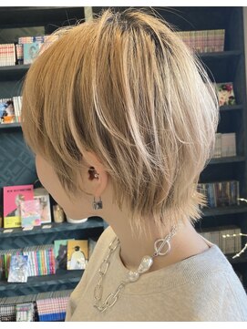 ヨム(YOMU) 大人綺麗なショートウルフ