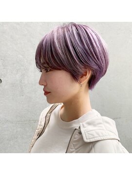 ハル 円山(HARU) ラベンダーパープル × 小顔ショート × 大人のダブルカラー