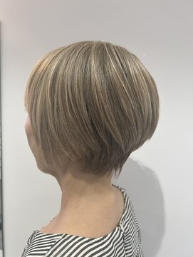 リッター(Ritter) 前下がりショートボブ