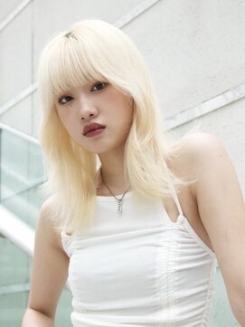 ミニョン(mignon) くびれレイヤーホワイトブリーチ【ミニョン】