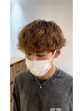 ダブルオオガキ (W-ogaki) 緩め波巻きスパイラルパーママッシュツーブロックメンズパーマ