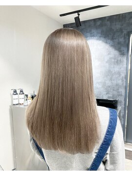 オグジュアリー 表参道(aux.) ハイトーンアッシュ