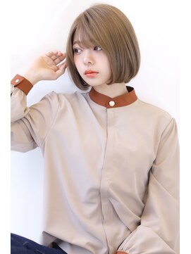 オーロ 緑地公園店(ORO) ローライトフォギーベージュ大人かわいいスリークボブ大人ボブ