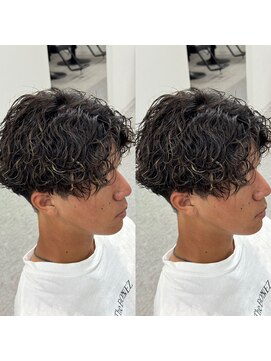 ブライト(BRIGHT) センターパートツイストスパイラルパーマ静岡メンズ