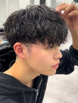 リップス 栄(LIPPS) スペインカールツイストスパイラル刈り上げ高め