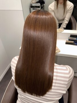 ウィステリア(Wisteria) ロングストレート/艶髪縮毛矯正/髪質改善/透明感/10代20代30代