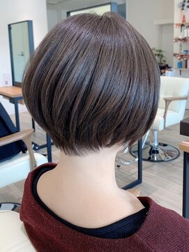 アイ(I.) 【 Ｉ. 】30代からのナチュラル前下がりショートボブ　川口