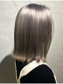 ミディアム顔周りレイヤーカットダブルカラーボブシルバーカラー