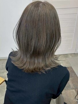 ビスクヘアデザイン(bisq hair design) ミディアム　ミディアムレイヤー　セミディ　地毛風カラー
